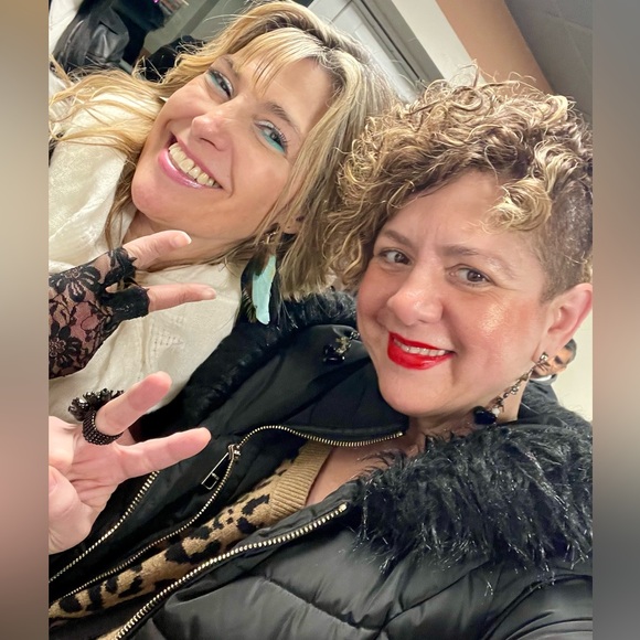 Meet your Posher, Mimi - Picture 4 of 5